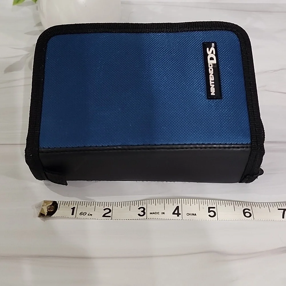 Nintendo DS Blue and Black Zip Game Cartridge Organizer